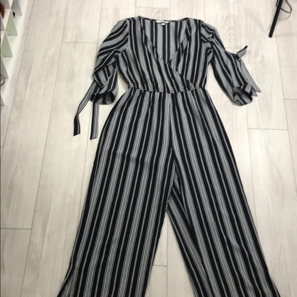 Striped jumpsuit with open sleeves - Picture 3 of 9